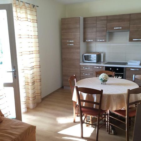 Apartment Biserka Barbat na Rabu Buitenkant foto
