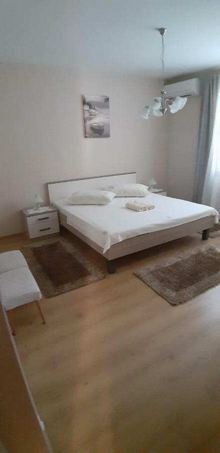 Apartment Biserka Barbat na Rabu Buitenkant foto